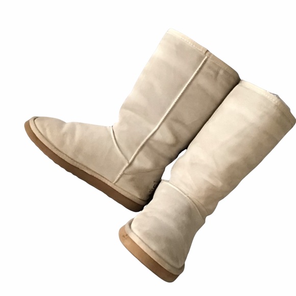 UGG Classic Tall Boot Sand Size 9 - Picture 2 of 8